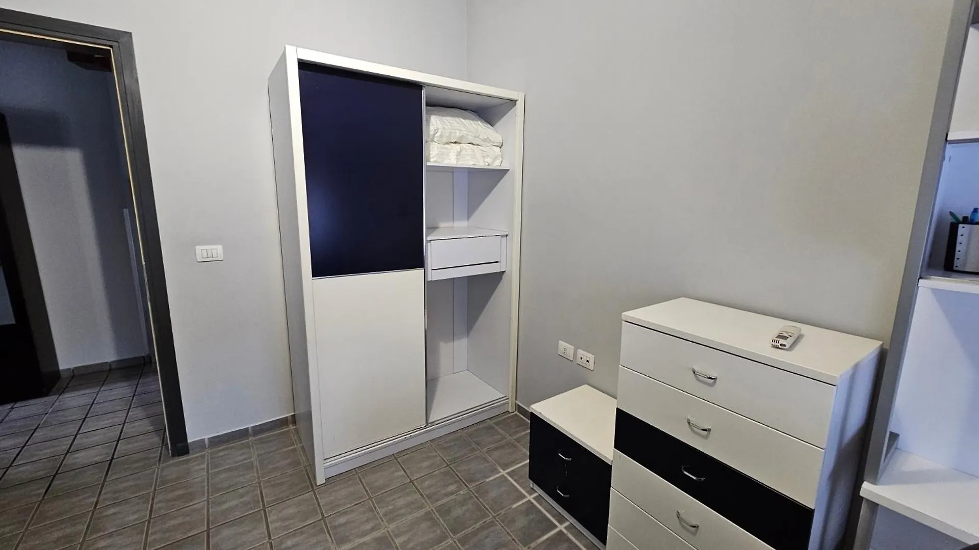 Apartment Mani'S Family Lake Home Tirana